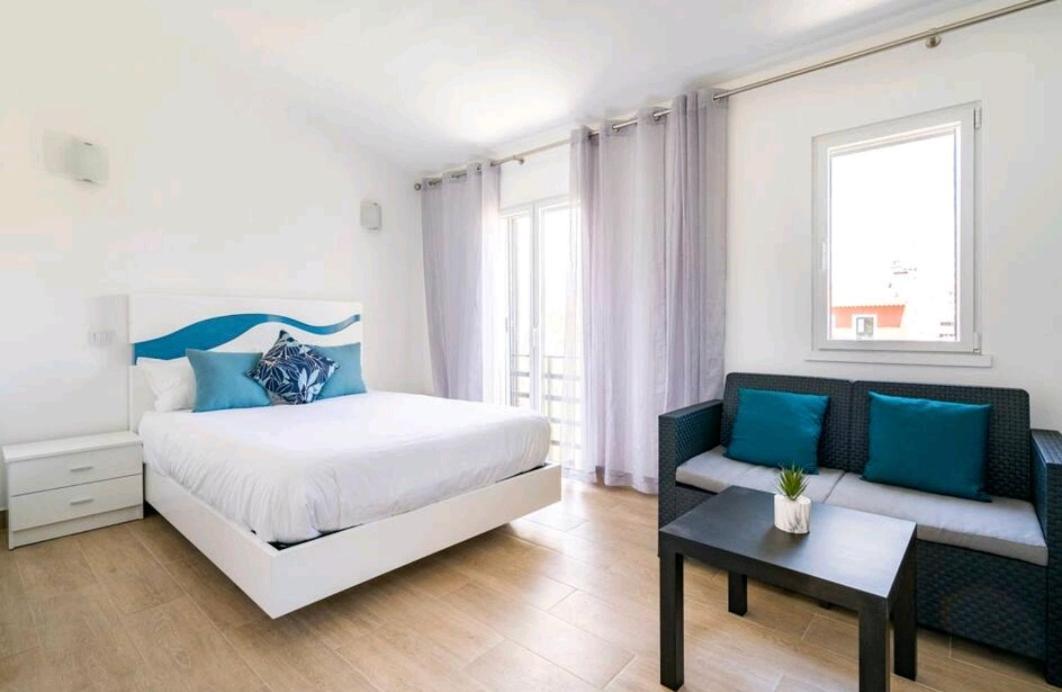 Marina Holiday House Quarteira Bagian luar foto