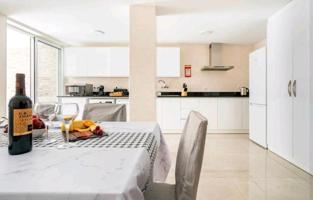 Marina Holiday House Quarteira Bagian luar foto