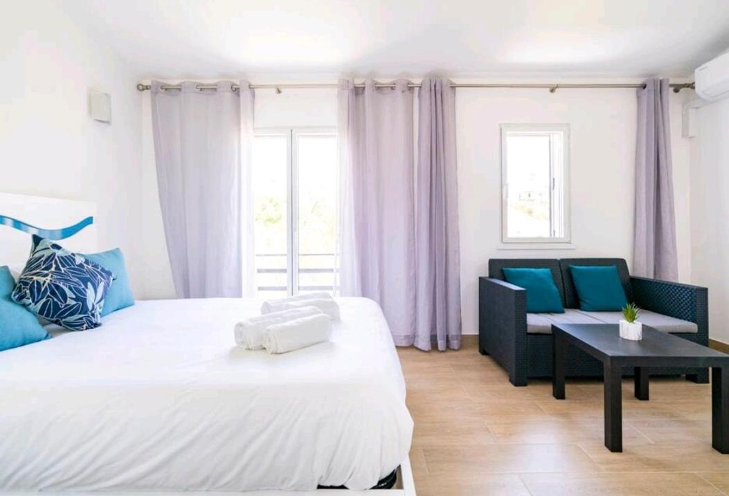 Marina Holiday House Quarteira Bagian luar foto