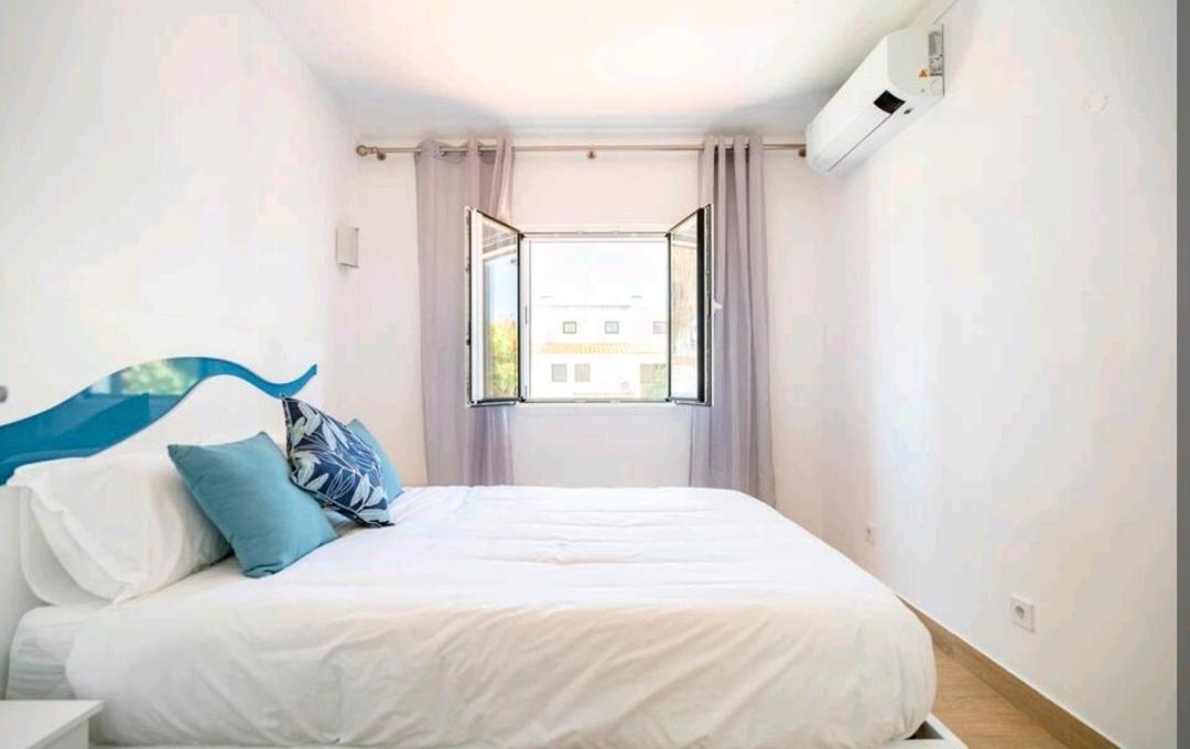 Marina Holiday House Quarteira Bagian luar foto